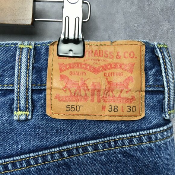 Levis Mens Jeans 550 Relaxed Fit Blue size 38x30 Cotton Denim Zipper Fly - Picture 4 of 10